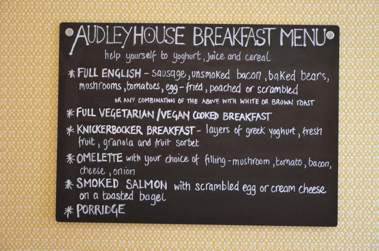 Audley Guest House ランディドノー エクステリア 写真